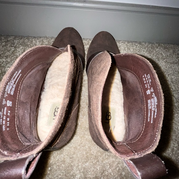 UGG Chestnut Brown Suede Belted Wright Shearling Ankle Boots - Picture 7 of 9